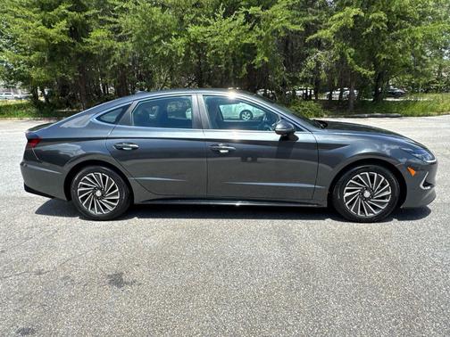 2022 Hyundai SONATA Hybrid Limited