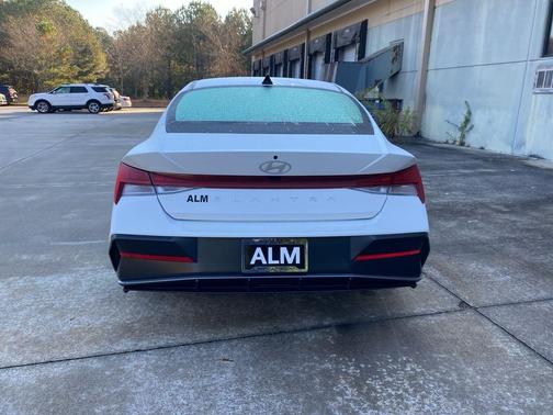 2024 Hyundai ELANTRA SEL