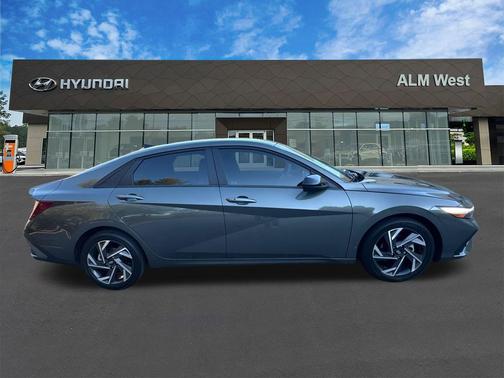 2025 Hyundai ELANTRA Sport