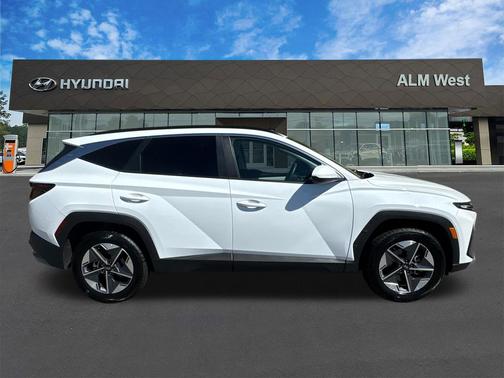 White Pearl 2025 Hyundai TUCSON SEL