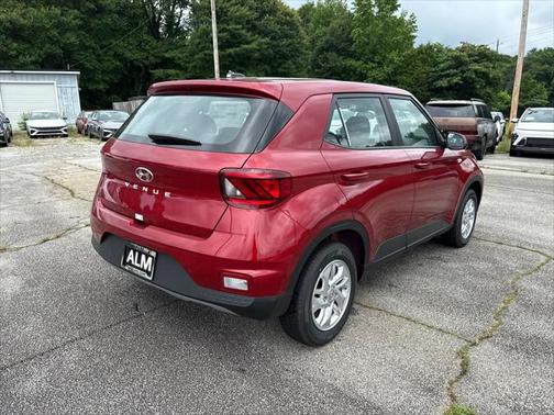 2025 Hyundai VENUE SE