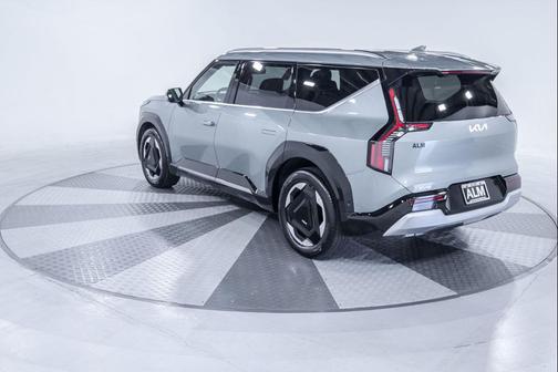 2024 Kia EV9 Land