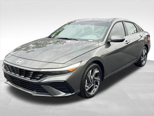 2025 Hyundai ELANTRA SEL