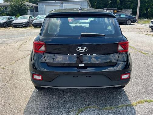 2025 Hyundai VENUE SE