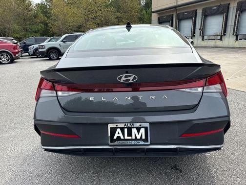 2025 Hyundai ELANTRA Sport