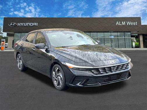 2025 Hyundai ELANTRA SEL