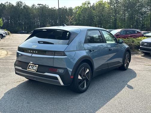 2025 Hyundai IONIQ 5 SE