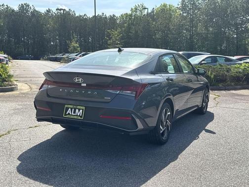 2025 Hyundai ELANTRA HEV SEL Sport
