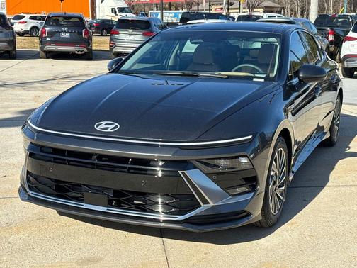 2025 Hyundai SONATA Hybrid Limited