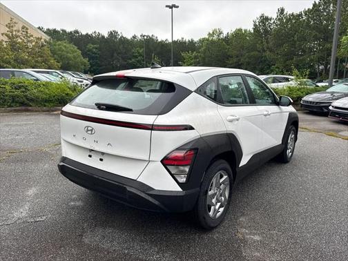 2025 Hyundai KONA SE