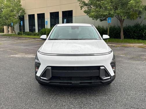 2025 Hyundai KONA SE