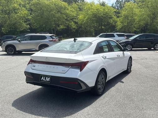 2024 Hyundai ELANTRA HEV Blue