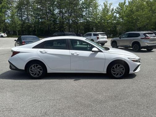 2024 Hyundai ELANTRA HEV Blue