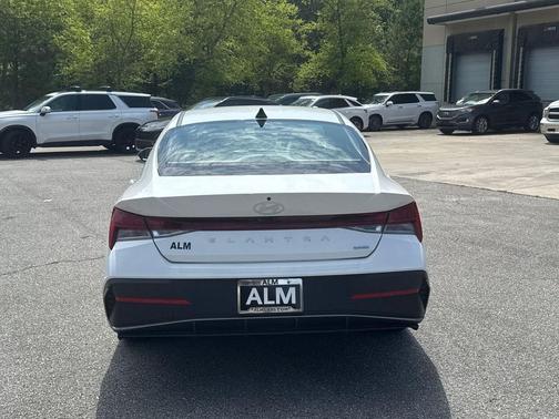 2024 Hyundai ELANTRA HEV Blue