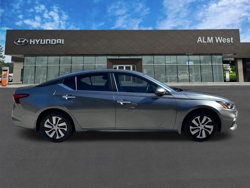 2022 Nissan Altima S FWD