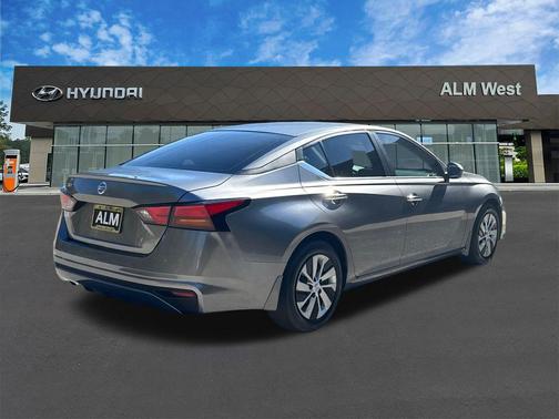 2022 Nissan Altima S FWD