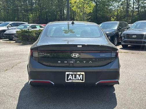 2025 Hyundai SONATA SE