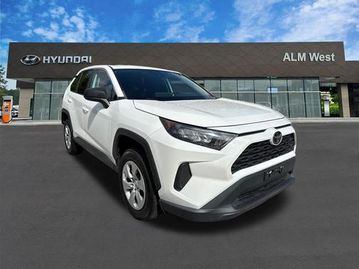2022 Toyota RAV4 LE