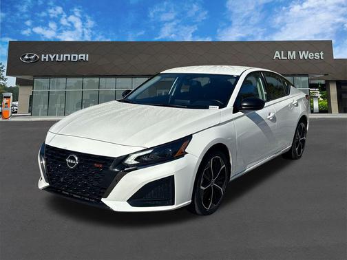 2025 Nissan Altima SR FWD