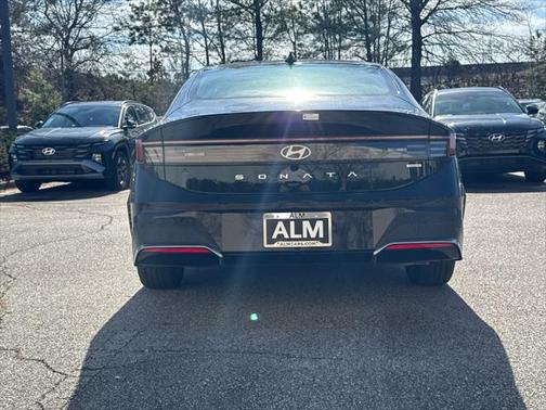 2025 Hyundai SONATA Hybrid Limited