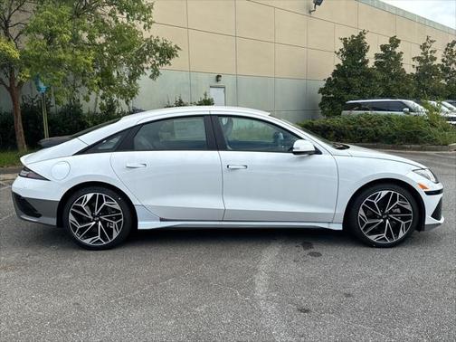 2025 Hyundai IONIQ 6 SE