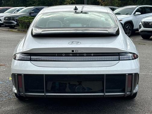 2025 Hyundai IONIQ 6 SE