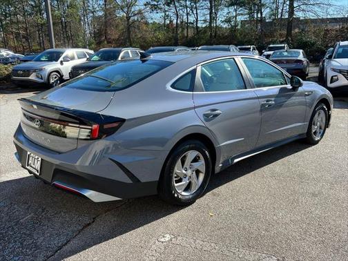 2025 Hyundai SONATA SE