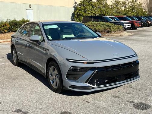 2025 Hyundai SONATA SE