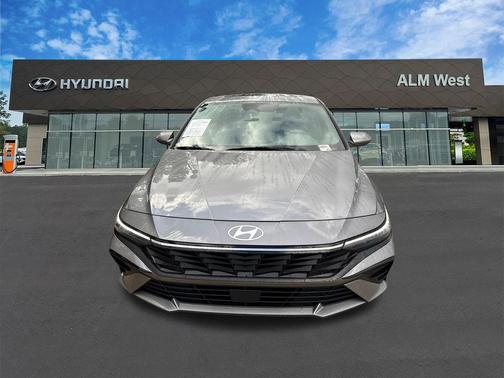 2025 Hyundai ELANTRA SEL