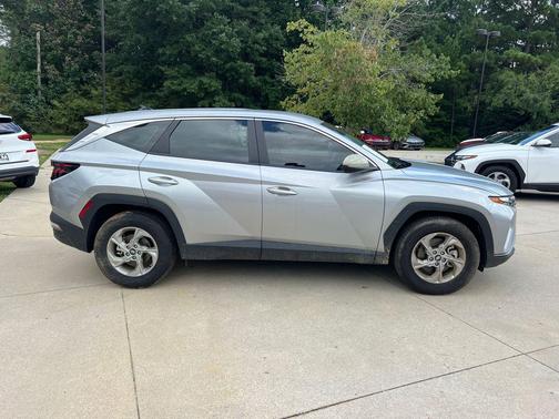 2024 Hyundai TUCSON SE