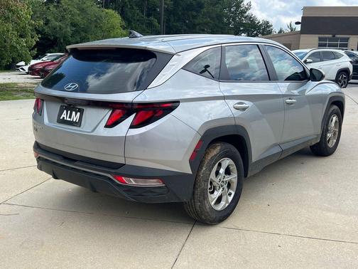2024 Hyundai TUCSON SE
