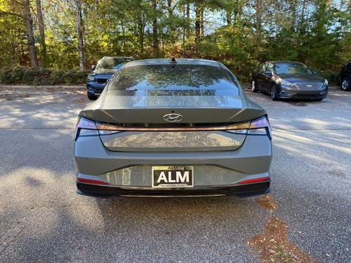 2022 Hyundai ELANTRA HEV Limited