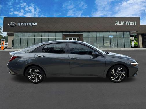 2025 Hyundai ELANTRA Sport