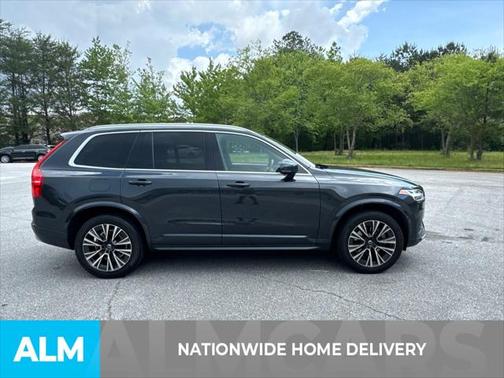 2022 Volvo XC90 T5 Momentum