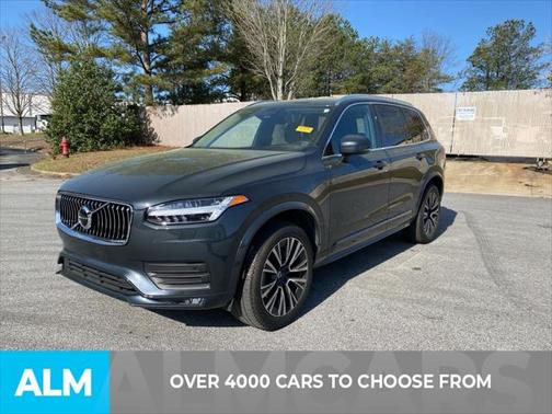 2022 Volvo XC90 T5 Momentum