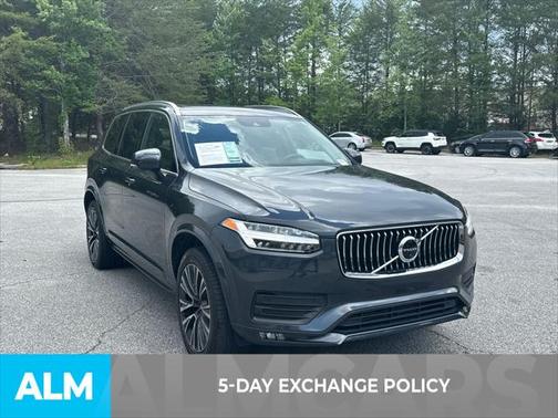 2022 Volvo XC90 T5 Momentum
