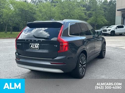2022 Volvo XC90 T5 Momentum