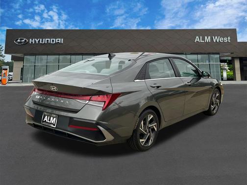 2025 Hyundai ELANTRA SEL