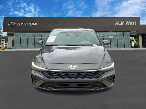 2025 Hyundai ELANTRA SEL