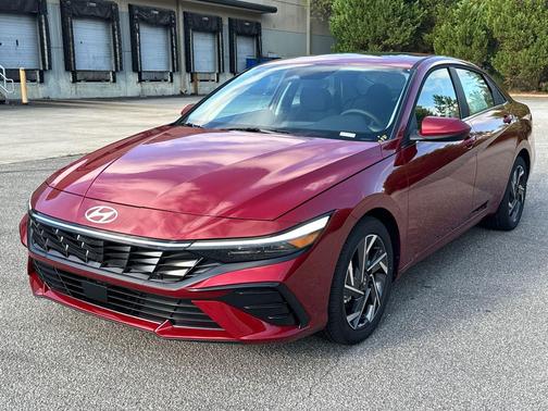2025 Hyundai ELANTRA SEL