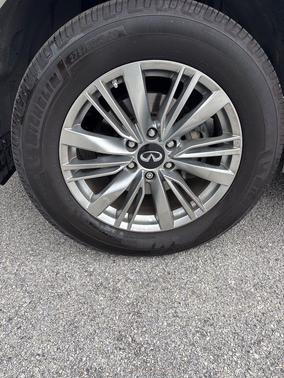 2018 INFINITI QX80 Base