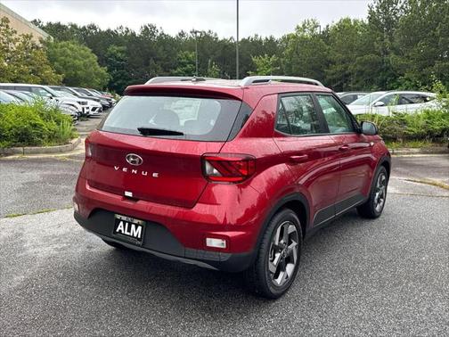 2025 Hyundai VENUE SEL