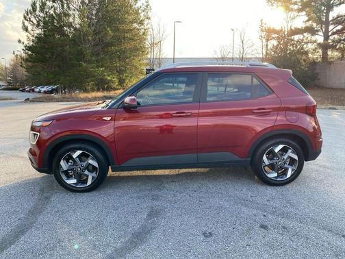 2024 Hyundai VENUE Limited