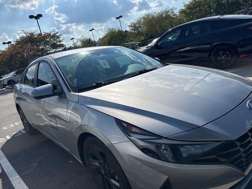 2021 Hyundai ELANTRA SEL