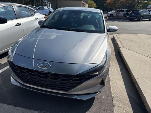 2021 Hyundai ELANTRA SEL