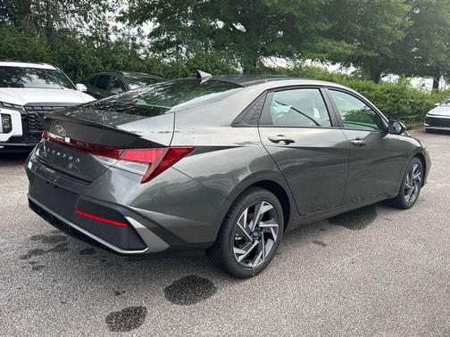 2025 Hyundai ELANTRA Sport