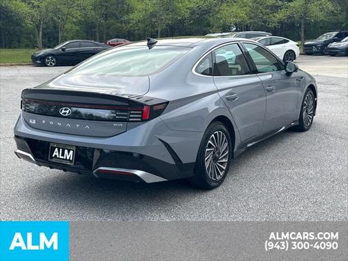 2024 Hyundai SONATA Hybrid Limited