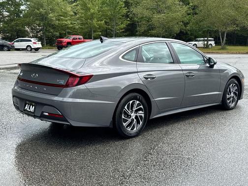 2023 Hyundai SONATA Hybrid Base