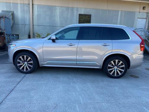 2025 Volvo XC90 B6 Plus 7-Seater