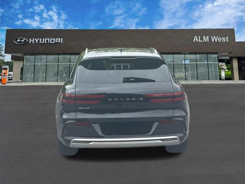 2023 Genesis Electrified GV70 Advanced AWD